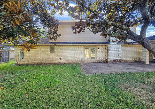 5th image of 2 Elm Pl, Angleton, TX 77515 | MLS# 94253500
