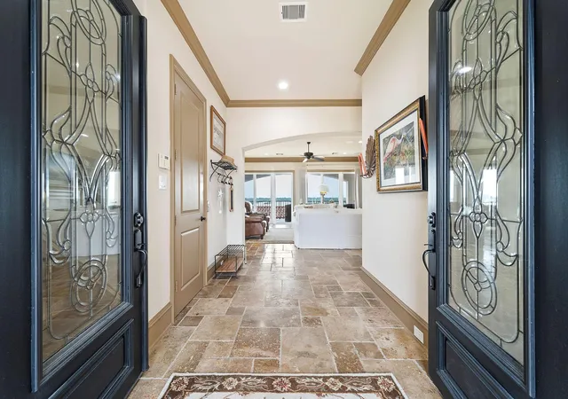 5th image of 21 Loggerhead, Hitchcock, TX 77563 | MLS# 92284895