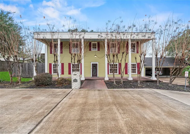 1st image of 1106 Avenue O, Huntsville, TX 77340 | MLS# 40927928
