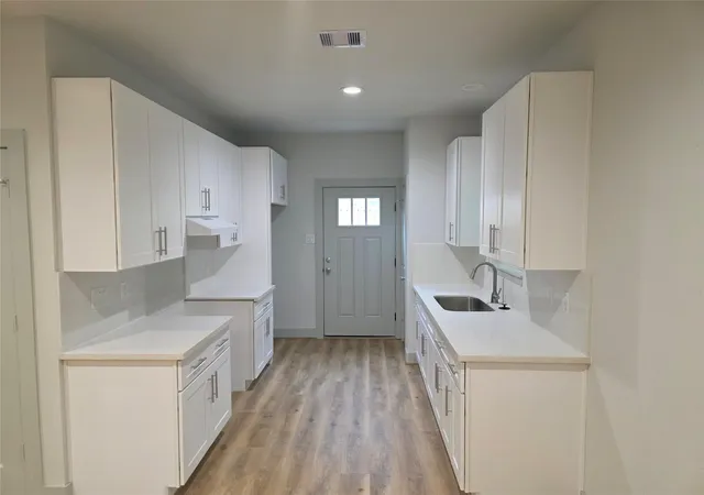 3rd image of 3318 Bremond St, Houston, TX 77004 | MLS# 45281245