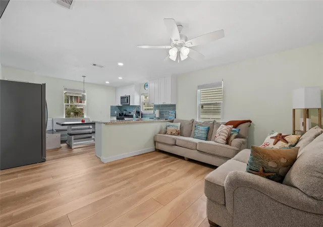 Photo 3 of Single family home for sale at 2811 Ave O 1/2, Galveston, TX 77550 | MLS# 51746096 | Listing updated on 2026-09-01
