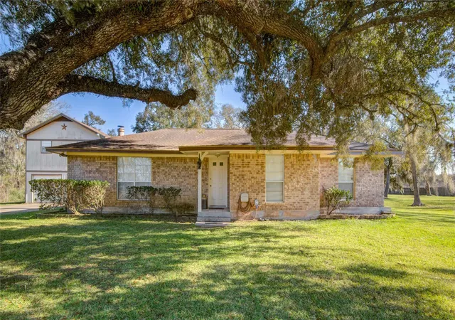 Photo 2 of Single family home for sale at 411 County Rd 912a, Brazoria, TX 77422 | MLS# 31326557 | Listing updated on 2026-08-29