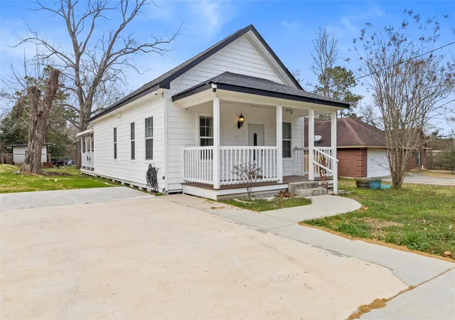 3rd image of 610 S Railroad Ave, Shepherd, TX 77371 | MLS# 26811142