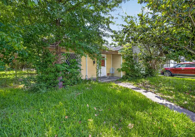 Photo 3 of Single family home for sale at 901 Gazin St, Houston, TX 77020 | MLS# 56822085 | Listing updated on 2026-06-29