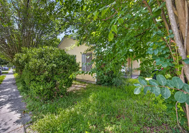 Photo 4 of Single family home for sale at 901 Gazin St, Houston, TX 77020 | MLS# 56822085 | Listing updated on 2026-06-29