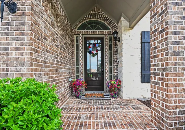 Photo 3 of Sale Pending at 6310 Firewood Dr, League City, TX 77573 | MLS# 88858364 | Listing updated on 2026-09-16