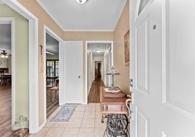 Photo 3 of Single family home for sale at 1005 N Fowlkes St, Sealy, TX 77474 | MLS# 94721551 | Listing updated on 2026-09-11