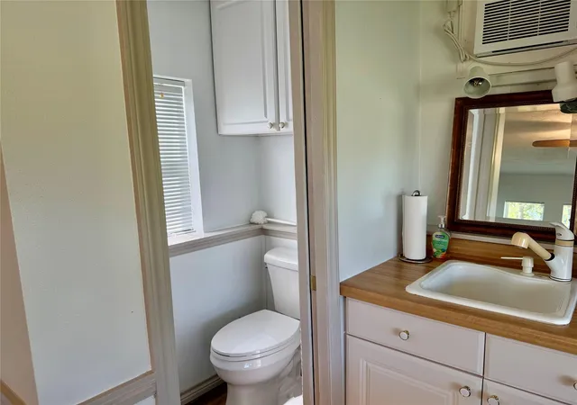 49th image of 262 W Lake Dr, Livingston, TX 77351 | MLS# 94392108