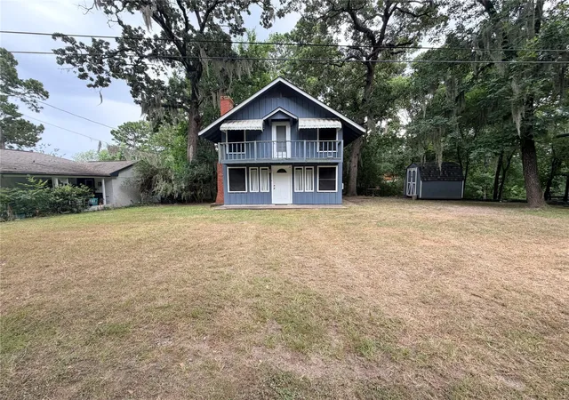 1st image of 16 Hickory Holw, Huntsville, TX 77320 | MLS# 18071529