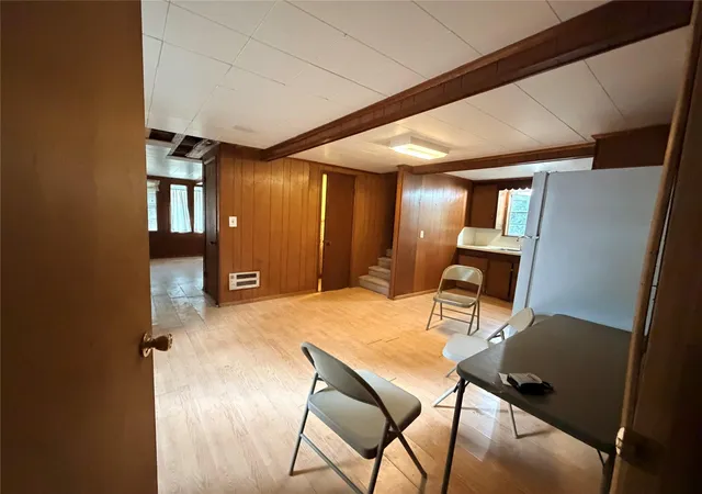3rd image of 16 Hickory Holw, Huntsville, TX 77320 | MLS# 18071529