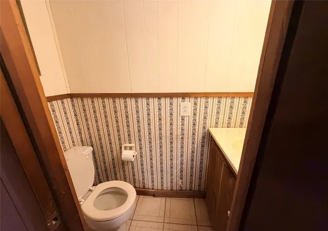 5th image of 16 Hickory Holw, Huntsville, TX 77320 | MLS# 18071529