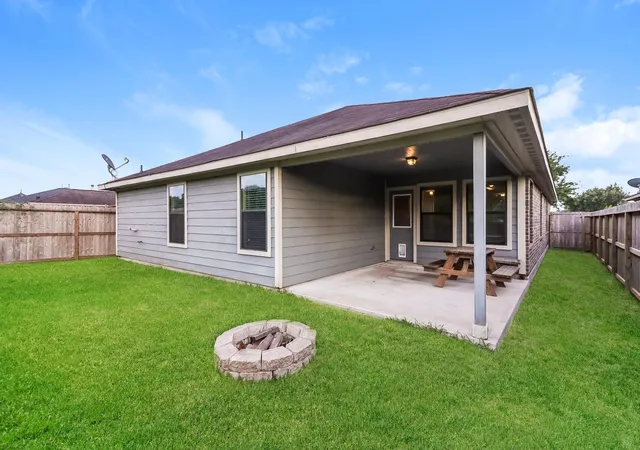 15th image of 429 De Coster Blvd, Alvin, TX 77511 | MLS# 58419418