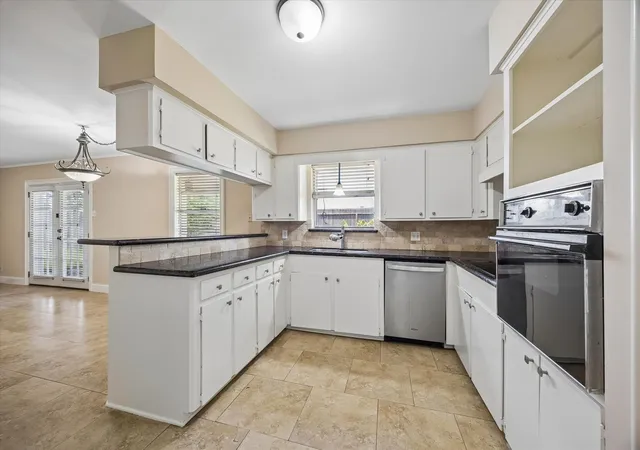 Photo 3 of Single family home for sale at 10302 Willowisp Dr, Houston, TX 77035 | MLS# 23287641 | Listing updated on 2026-09-11