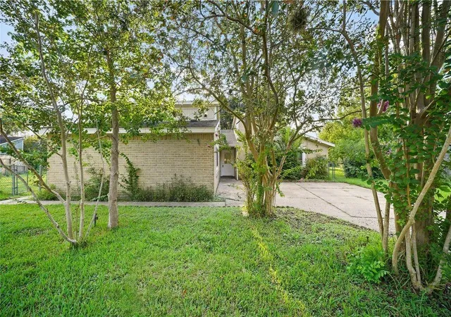 Photo 3 of Single family home for sale at 1606 Stone Lake Dr, Missouri City, TX 77489 | MLS# 10252925 | Listing updated on 2026-09-17