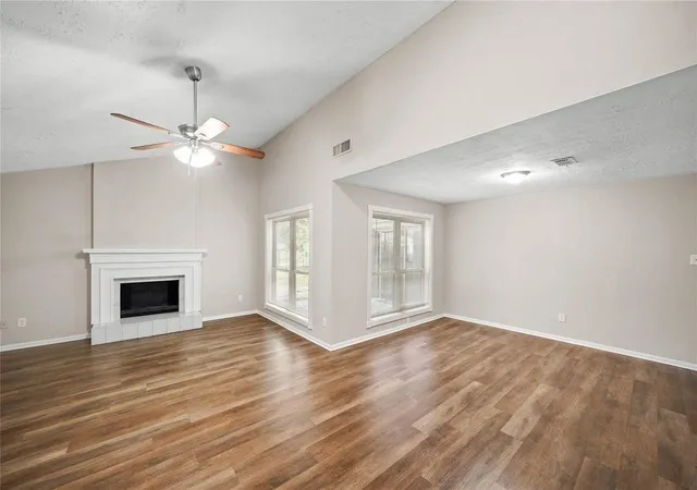Photo 3 of Single family home for sale at 1606 Stone Lake Dr, Missouri City, TX 77489 | MLS# 10252925 | Listing updated on 2026-09-17