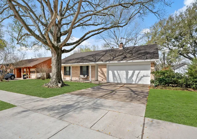 3rd image of 2104 Rose Rd, Pearland, TX 77581 | MLS# 30741470