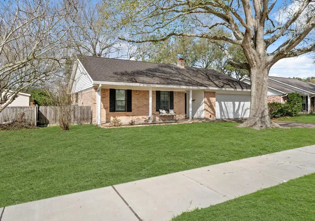 4th image of 2104 Rose Rd, Pearland, TX 77581 | MLS# 30741470