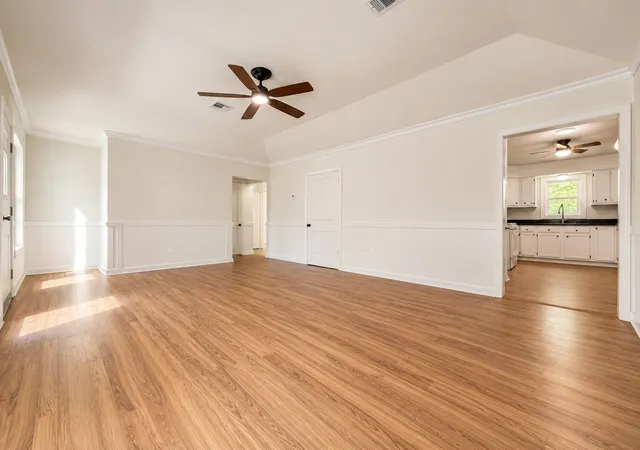 4th image of 316 Riley Rd, Clute, TX 77531 | MLS# 30120415