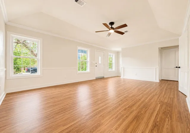 5th image of 316 Riley Rd, Clute, TX 77531 | MLS# 30120415