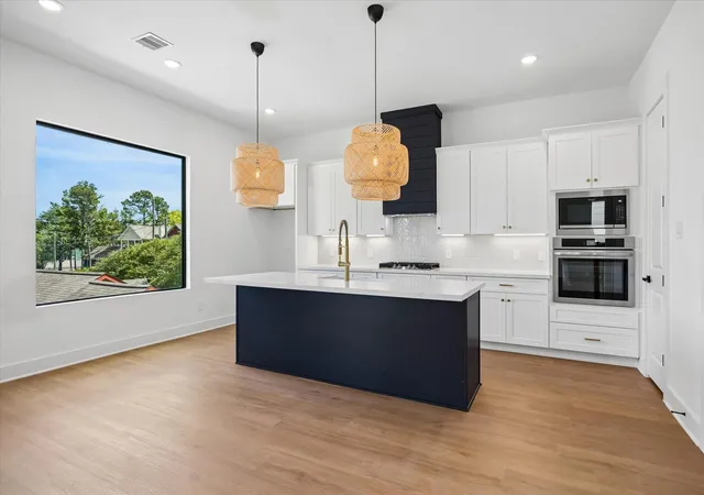 1st image of 1325 W 22nd St, Houston, TX 77008 | MLS# 29235322