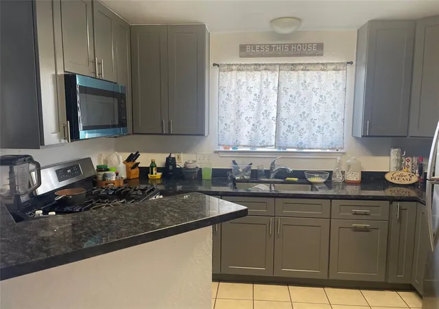 Photo 3 of Single family home for sale at 2129 Whittier Dr, Houston, TX 77032 | MLS# 76219390 | Listing updated on 2026-05-17