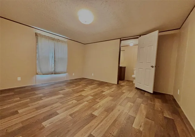 2nd image of 300 Cherokee Ln, Onalaska, TX 77360 | MLS# 87104446
