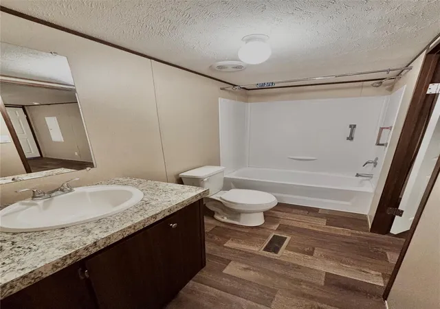 3rd image of 300 Cherokee Ln, Onalaska, TX 77360 | MLS# 87104446