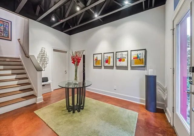 Photo 3 of Townhouse for sale at 2608 Montrose Blvd, Houston, TX 77006 | MLS# 63034744 | Listing updated on 2026-08-30