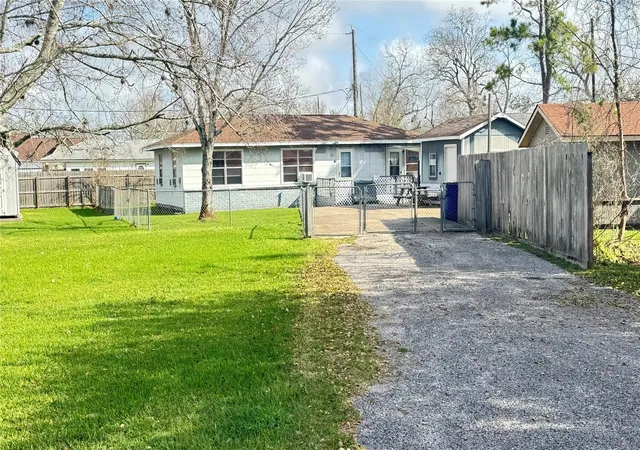 Homes for sale in Richwood, TX | 116 W Mahan St, Richwood, TX 77531 | MLS# 46783161