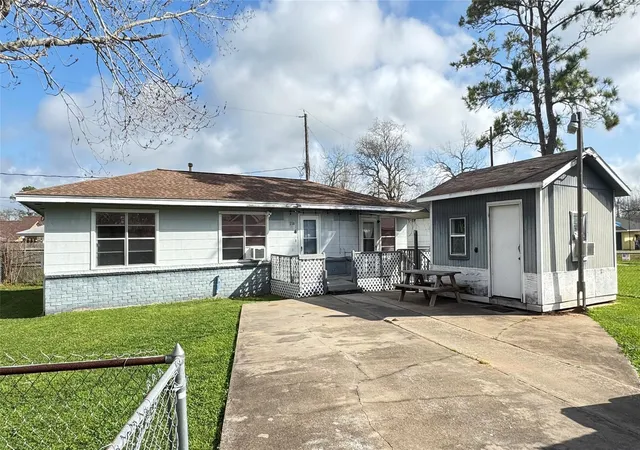 Homes for sale in Richwood, TX | 116 W Mahan St, Richwood, TX 77531 | MLS# 46783161