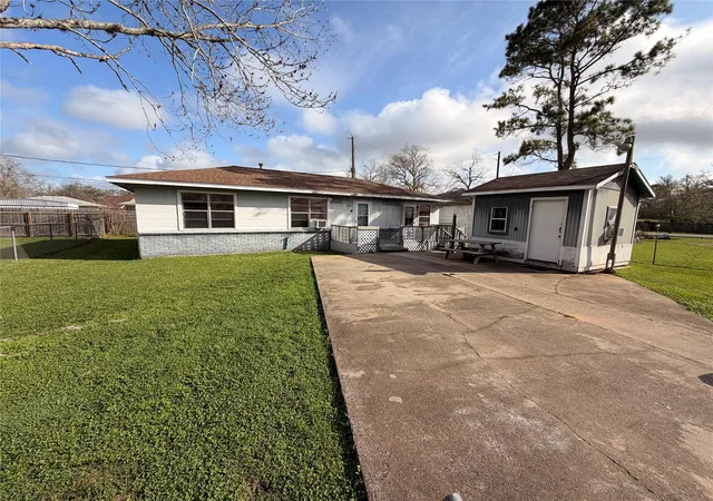 Homes for sale in Richwood, TX | 116 W Mahan St, Richwood, TX 77531 | MLS# 46783161
