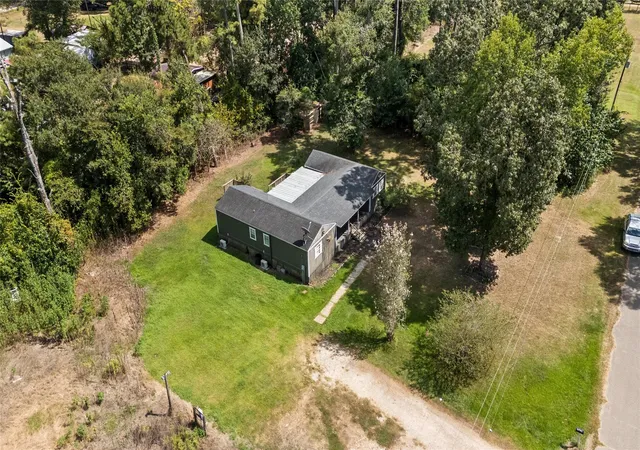 2nd image of 15017 Twin Lake Dr, Conroe, TX 77306 | MLS# 62384958
