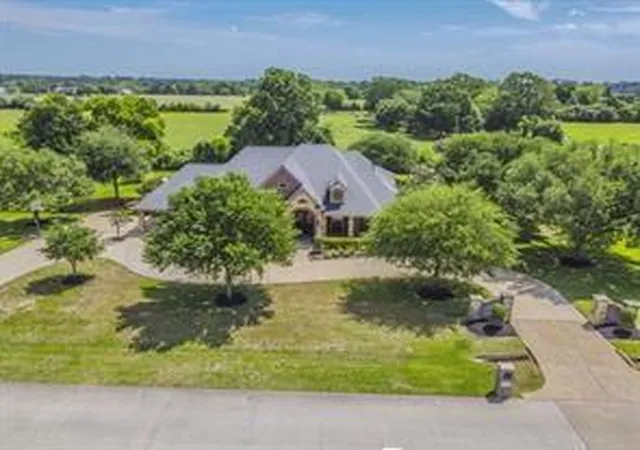 2nd image of 22114 Meadowhurst Cir E, Tomball, TX 77377 | MLS# 49729929