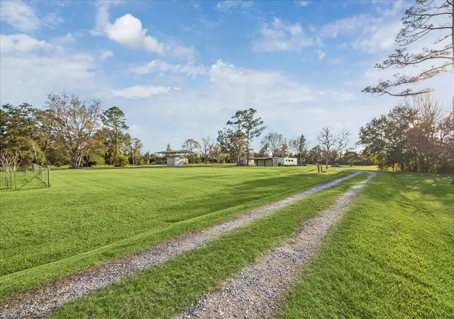 2nd image of 5930 County Road 164, Alvin, TX 77511 | MLS# 23782933