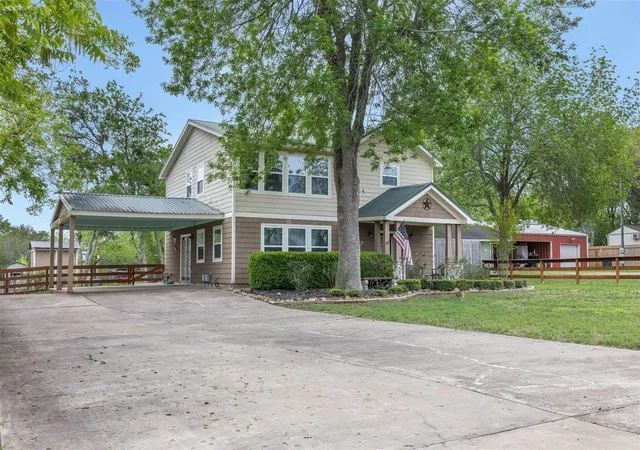 Homes for sale in Fayetteville, TX | 310 E Main St, Fayetteville, TX 78940 | MLS# 45547541
