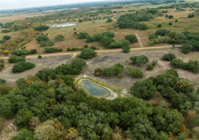 3rd image of 1250 Ladewig Ln, Schulenburg, TX 78956 | MLS# 867459