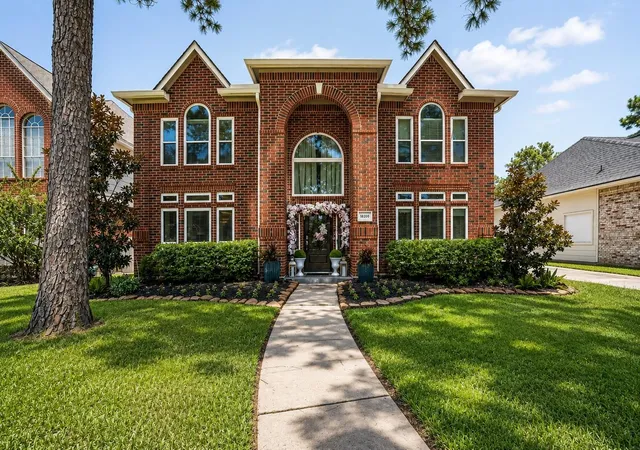 Photo 2 of Sale Pending at 18206 Willow Ct, Spring, TX 77379 | MLS# 46395900 | Listing updated on 2026-09-19