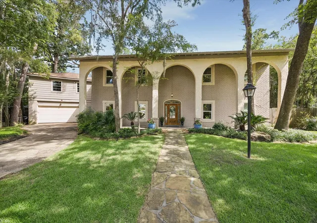 Single family home for sale at 14115 Heatherfield Dr, Houston, TX 77079 | MLS# 69350538