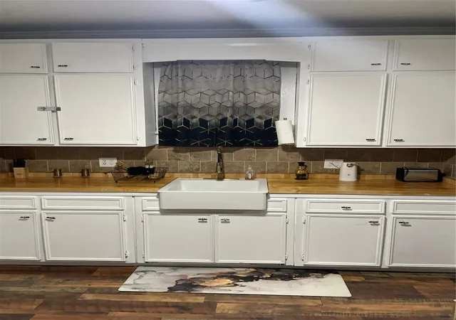 Photo 2 of Single family home for sale at 1214 42nd St, Galveston, TX 77550 | MLS# 23445416 | Listing updated on 2026-08-29