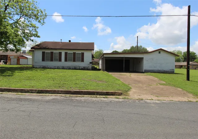 Homes for sale in Schulenburg, TX | 908 Paulus St, Schulenburg, TX 78956 | MLS# 92847931