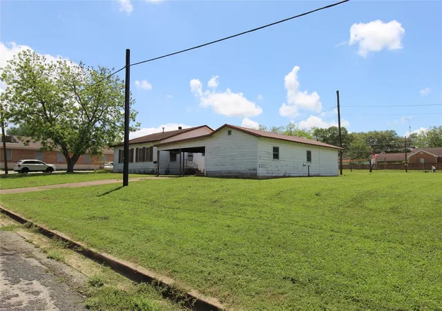 Homes for sale in Schulenburg, TX | 908 Paulus St, Schulenburg, TX 78956 | MLS# 92847931