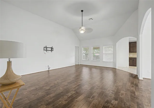 Photo 4 of Single family home for sale at 964 Wannan Ln, Conroe, TX 77301 | MLS# 25303230 | Listing updated on 2026-09-19