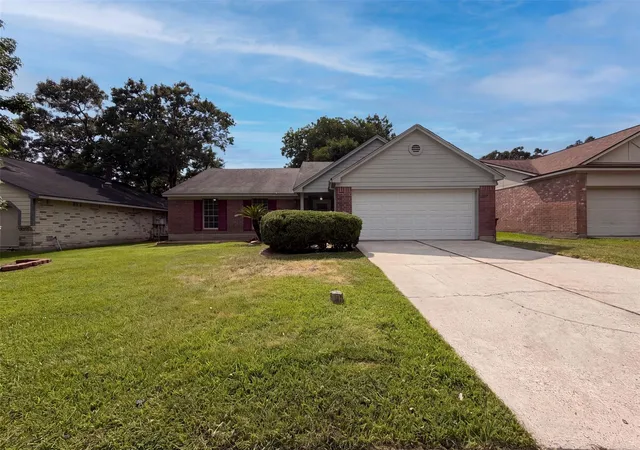 Single family home for sale at 4011 Hunnington Dr, Conroe, TX 77303 | MLS# 3839497