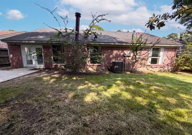 Photo 4 of Single family home for sale at 4011 Hunnington Dr, Conroe, TX 77303 | MLS# 3839497 | Listing updated on 2026-09-20