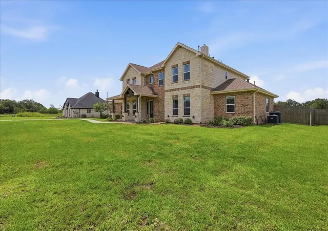 4th image of 6842 Cherry Bayou Dr, Baytown, TX 77523 | MLS# 68502030