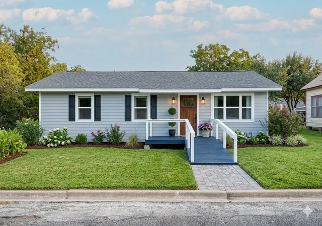 Photo 3 of Single family home for sale at 505 Kellett Ave, Schulenburg, TX 78956 | MLS# 72628090 | Listing updated on 2026-08-28