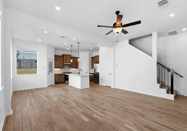 Photo 2 of Townhouse for sale at 110 W Coralburst Loop, Montgomery, TX 77316 | MLS# 3863144 | Listing updated on 2026-07-25