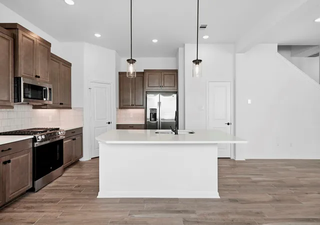 Photo 4 of Townhouse for sale at 110 W Coralburst Loop, Montgomery, TX 77316 | MLS# 3863144 | Listing updated on 2026-07-25