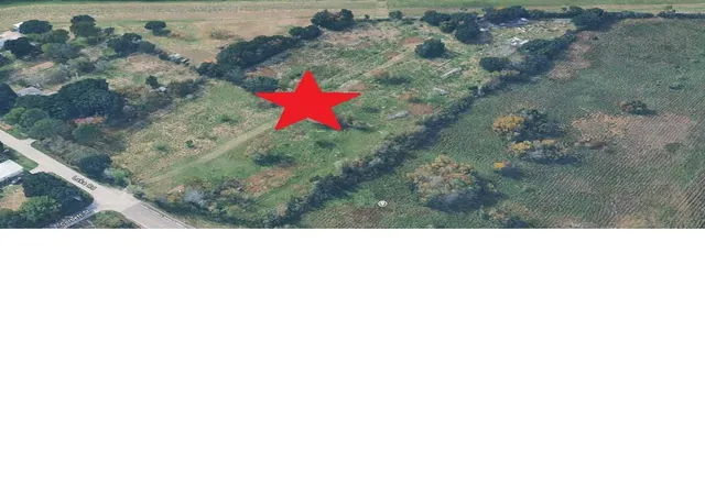 1st image of 2612 Lake Rd, La Marque, TX 77568 | MLS# 89980745