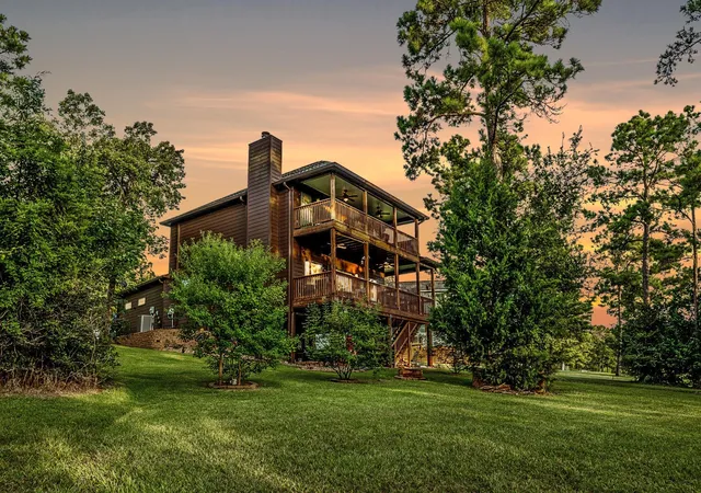 3rd image of 48 Hillsborough Dr, Huntsville, TX 77340 | MLS# 79150467